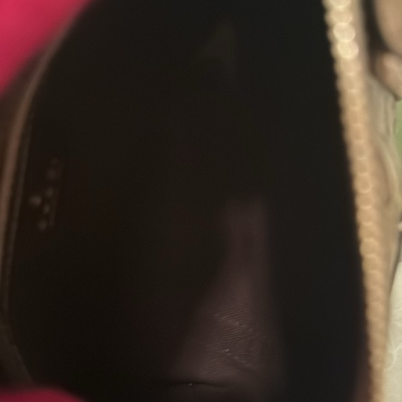 Gucci, Rare metallic gold Gucci mini sachel with bonus Gucci charm - Picture 5 of 14